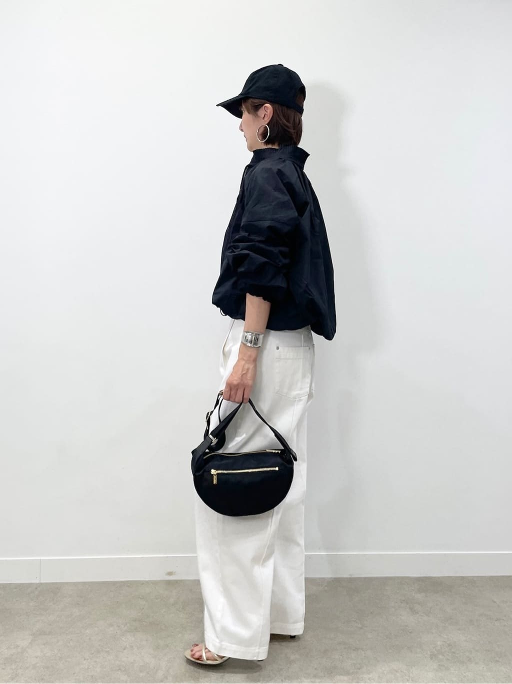 KAYOさんの「UNTITLED｜◆【MARILYN MOON】プリーツナイロンシアーバルーンブルゾン」を使ったコーディネート