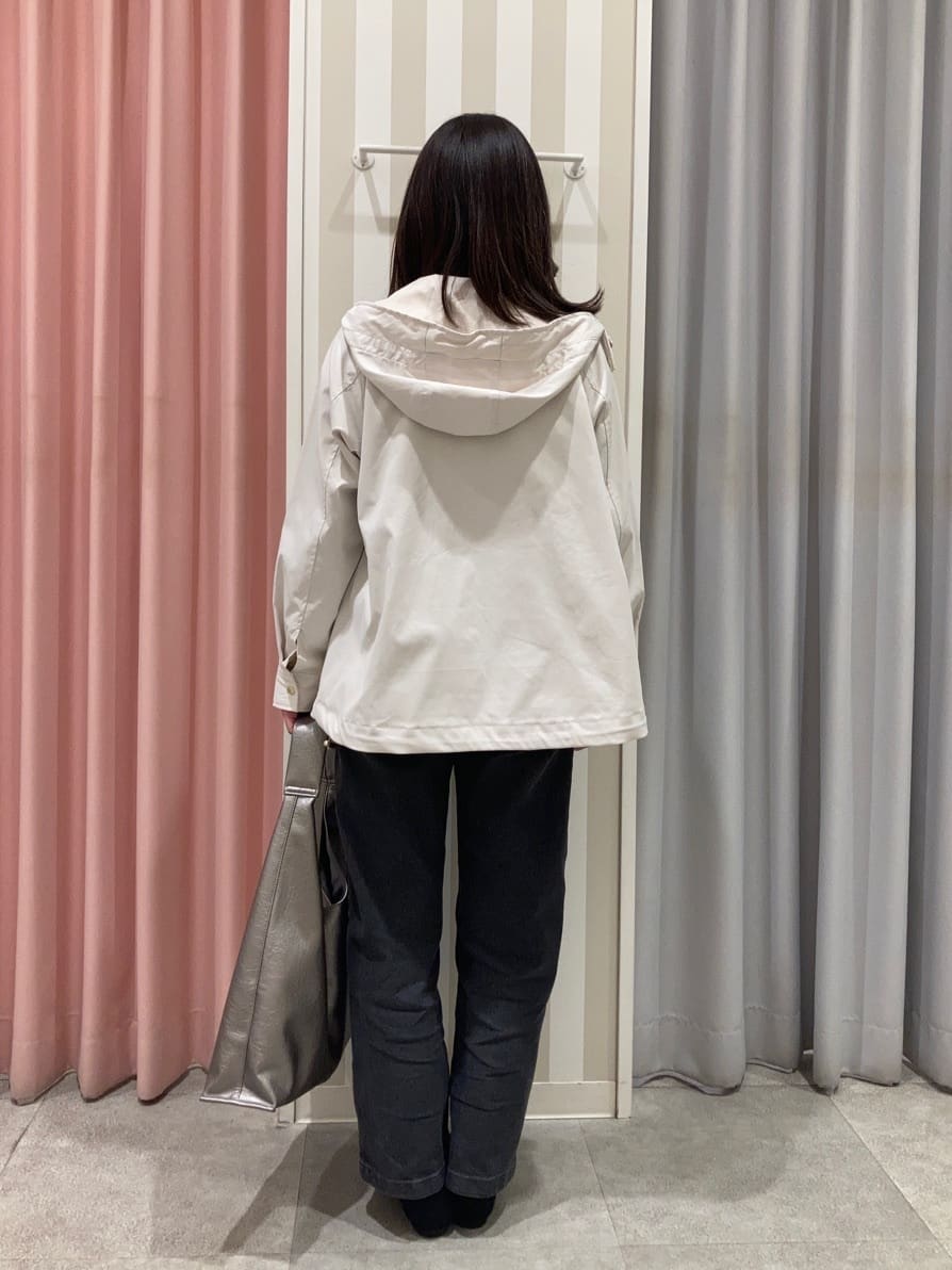 𝐂𝐡𝐢𝐢 &hearts;(ちー)さんの「SHOO･LA･RUE｜◆【S-LL/防花粉/撥水】かわいいもかっこいいも叶える 欲張りマウンテンパーカ」を使ったコーディネート