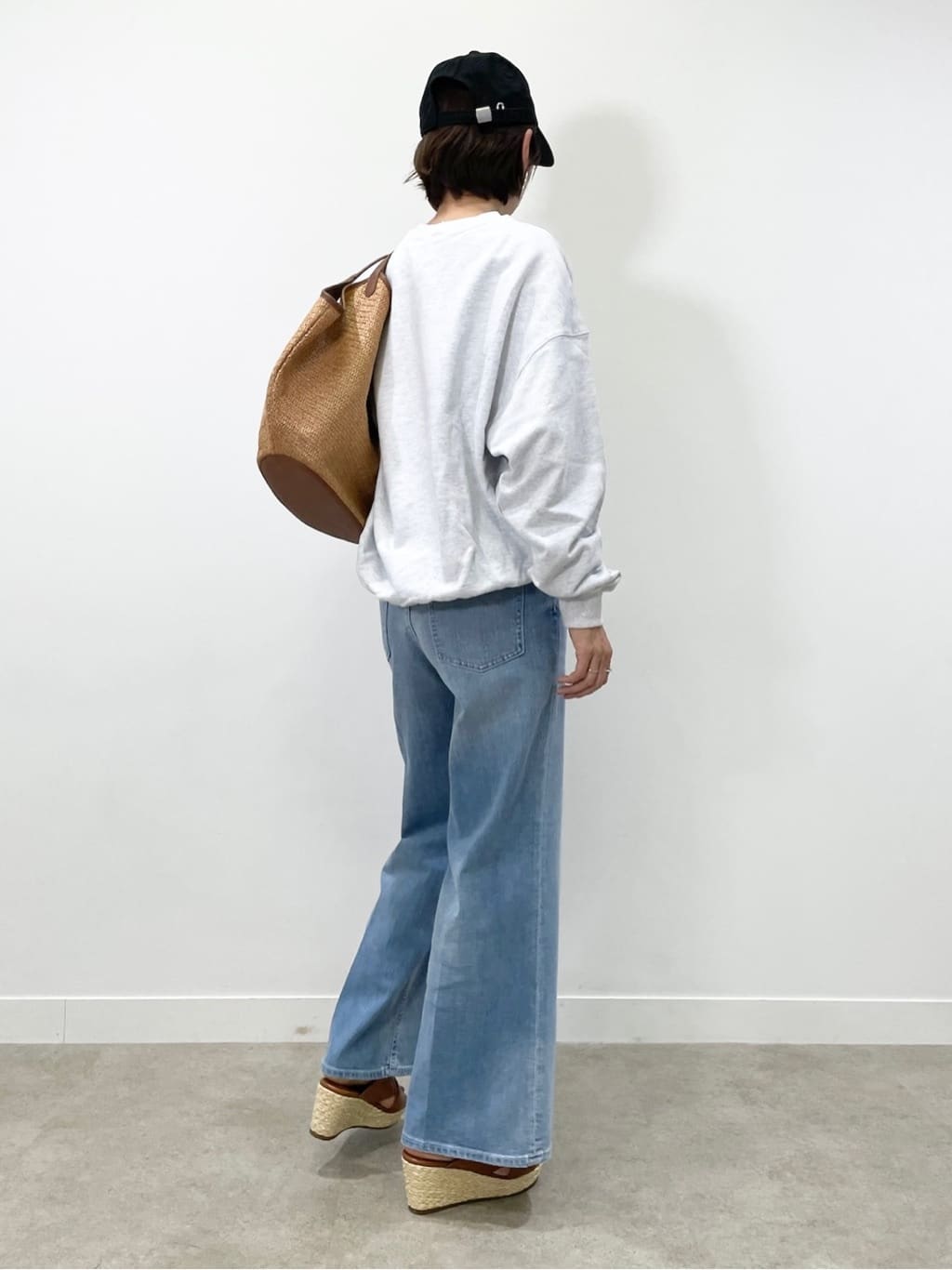 KAYOさんの「UNTITLED｜◆【Ca_CHIGNON】別注ロゴスウェット」を使ったコーディネート