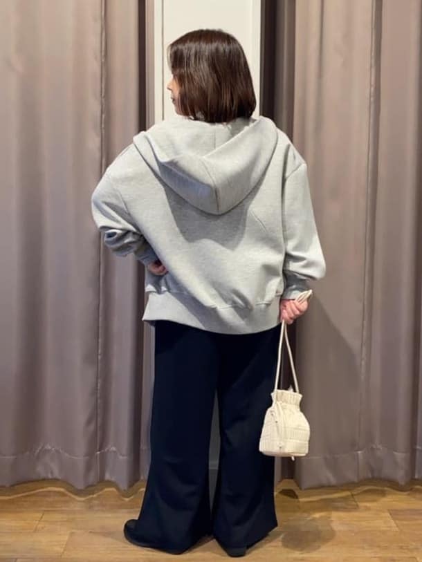 いーいさんの「SHOO･LA･RUE｜◆プリーツ巾着ショルダーバッグ」を使ったコーディネート