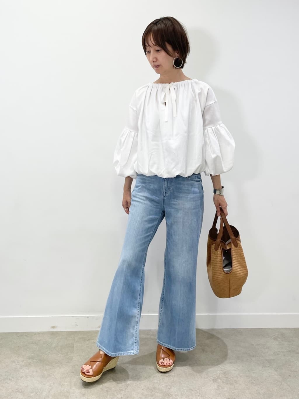 KAYOさんの「UNTITLED｜◆【MARILYN MOON】別注 前後2way バルーンスリーブブラウス」を使ったコーディネート