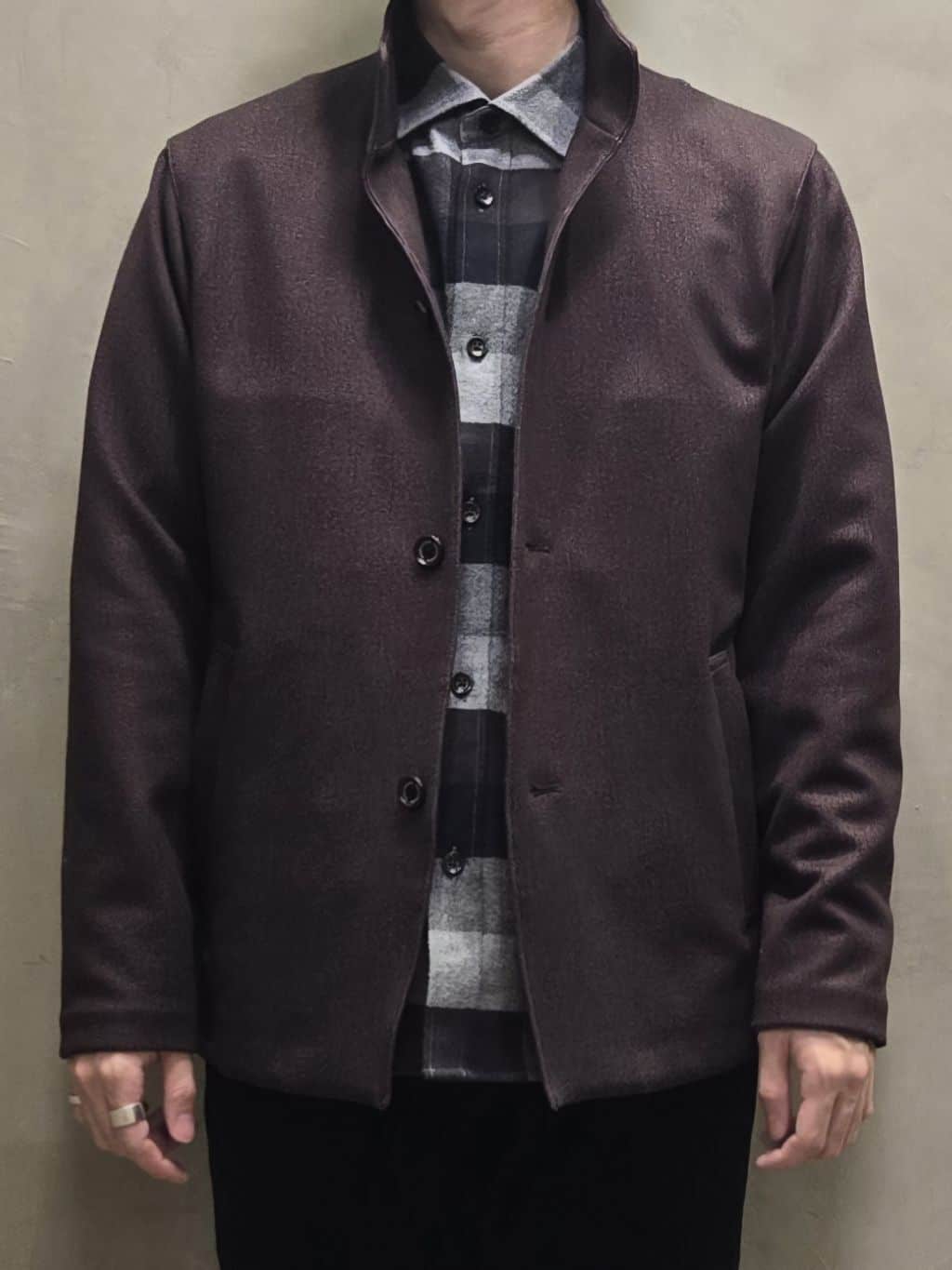白木駆さんの「TAKEO KIKUCHI｜【DOWN FABRIC】ダウンファブリック スタンドカラーブルゾン」を使ったコーディネート
