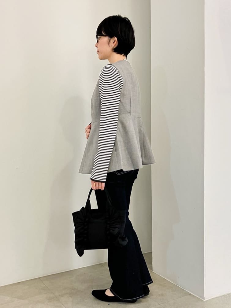 KUROさんの「grove｜◆ペプラムジレ」を使ったコーディネート