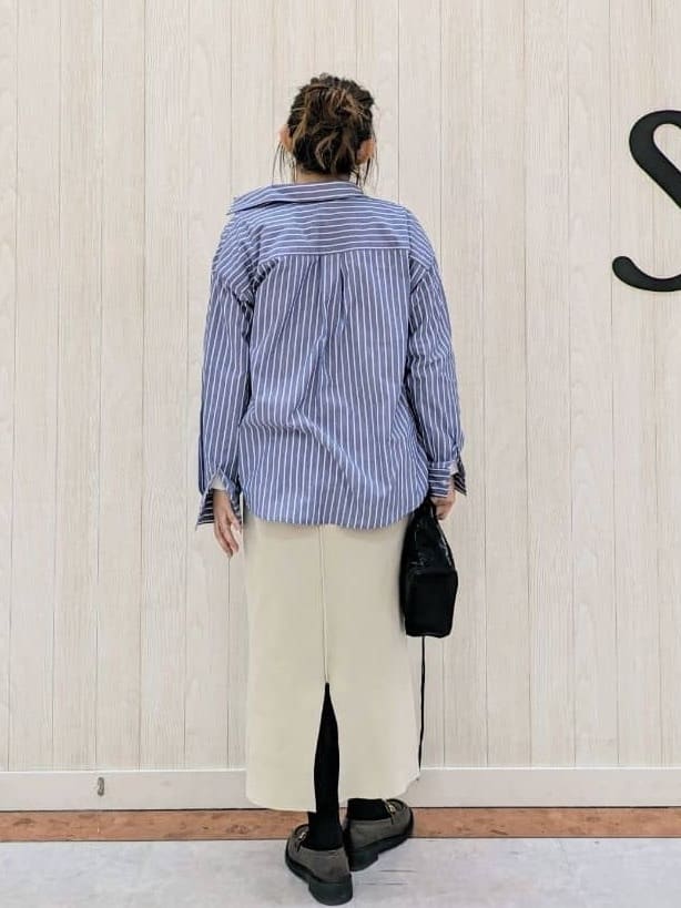 さくみぃさんの「SHOO･LA･RUE｜◆【洗える/S-LL】シーズン問わず合わせやすい ベーシックカラーシャツ」を使ったコーディネート