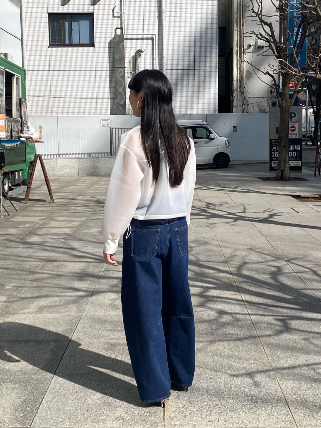 rinaさんの「INDIVI｜ハイウエストカーブデニム」を使ったコーディネート