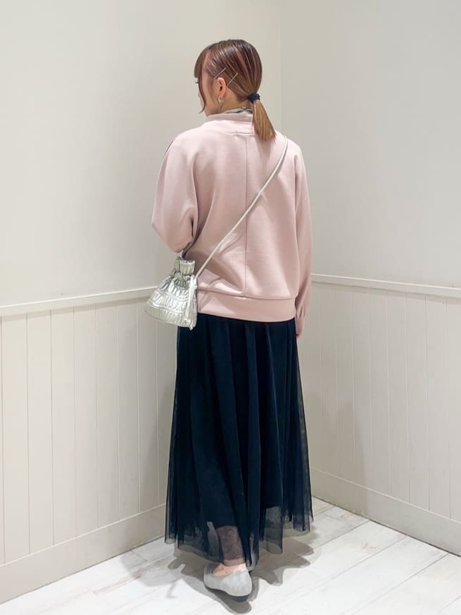 reina.tさんの「SHOO･LA･RUE｜◆プリーツ巾着ショルダーバッグ」を使ったコーディネート