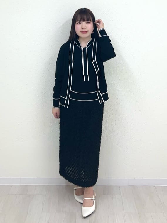 Mitsukiさんの「UNTITLED｜◆【アンサンブル可能】配色Vネックカーディガン」を使ったコーディネート