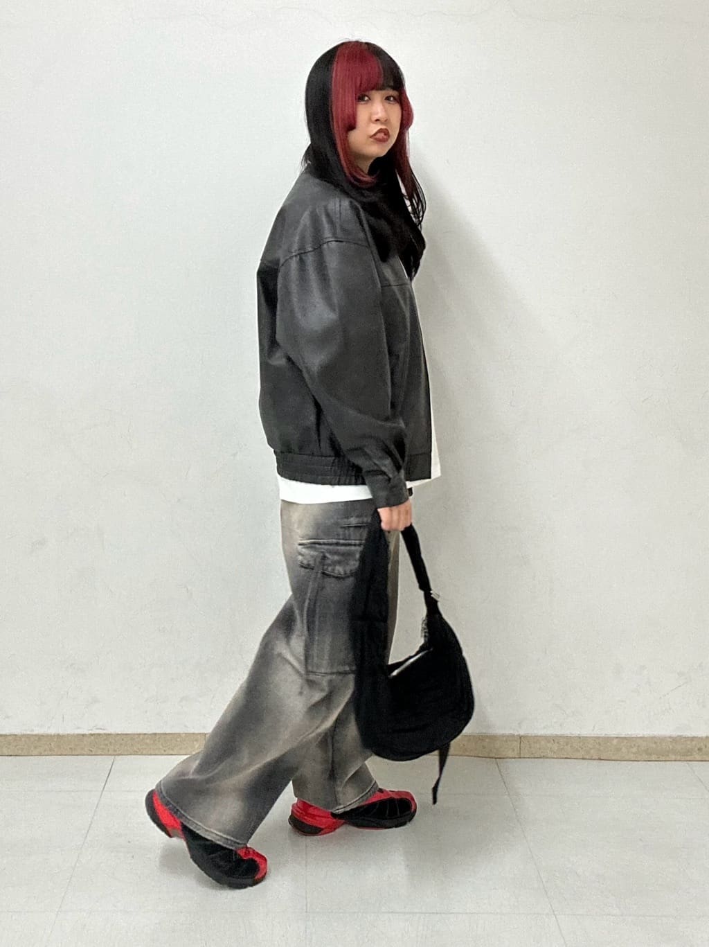 MANAさんの「tk.TAKEO KIKUCHI｜◆スプレーブリーチデニムカーゴパンツ」を使ったコーディネート