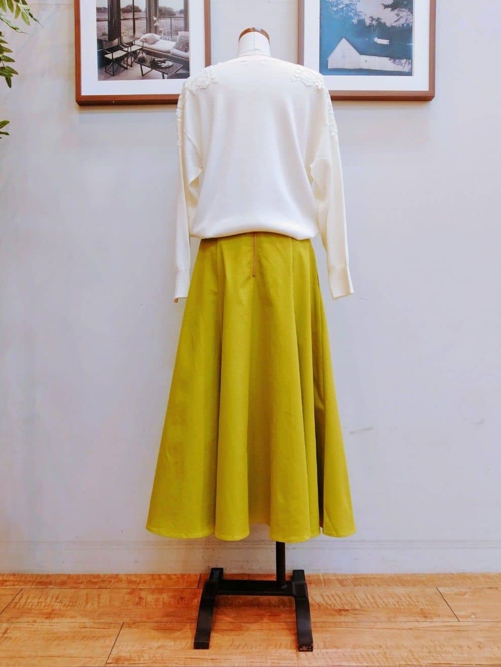 みうらさんの「SHOO･LA･RUE｜◆ストレッチアーモンドトゥパンプス」を使ったコーディネート