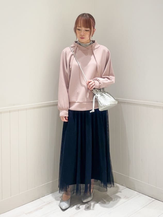 reina.tさんの「SHOO･LA･RUE｜◆プリーツ巾着ショルダーバッグ」を使ったコーディネート