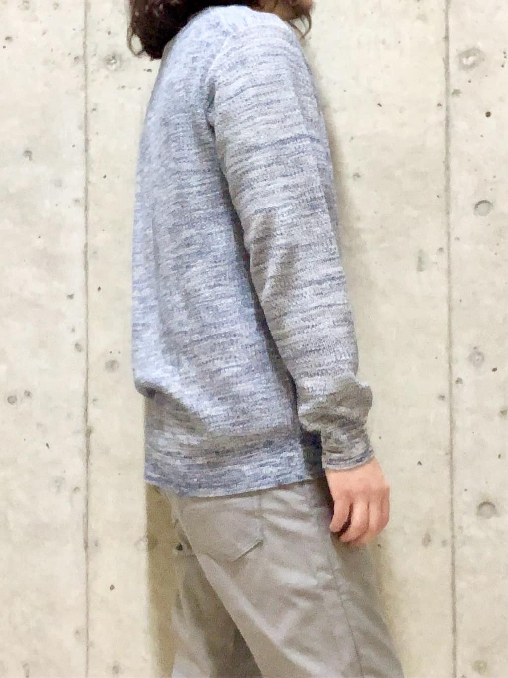 木村剛さんの「TAKEO KIKUCHI｜【Made in JAPAN】播州織 ストレッチ パンツ」を使ったコーディネート