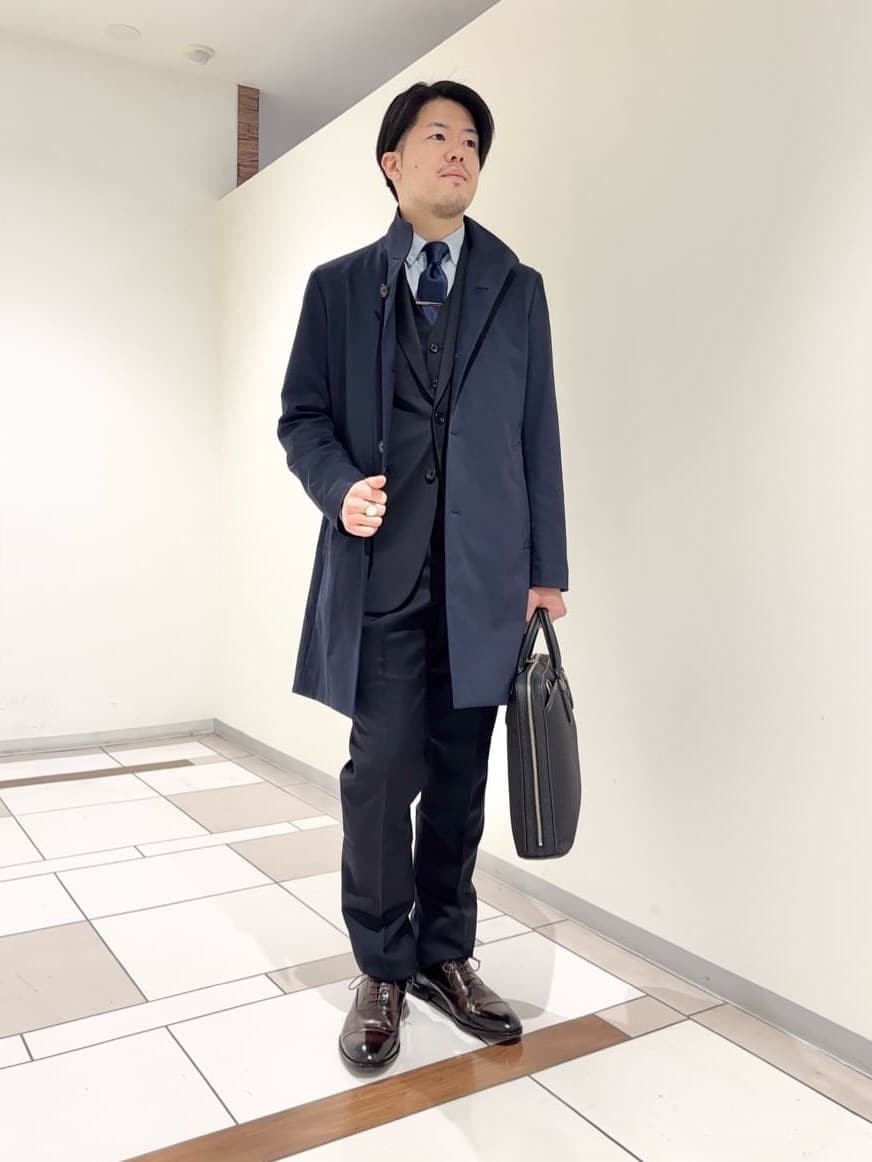 及川さんの「TAKEO KIKUCHI｜【冠婚葬祭】無地 サージスーツ/3ピース対応可」を使ったコーディネート