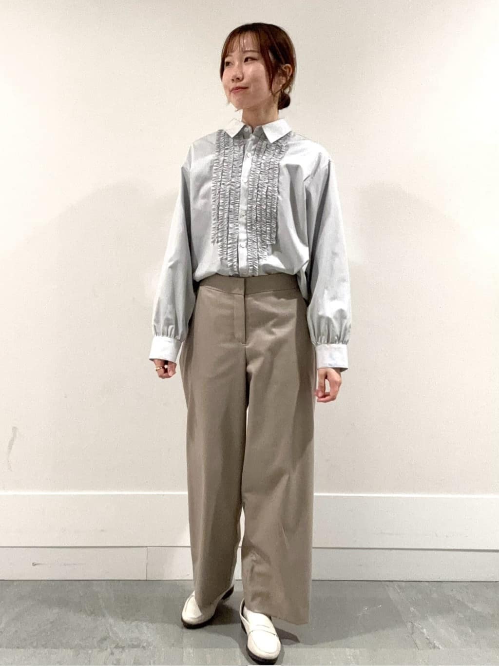 mioさんの「UNTITLED｜◆【後ろウエストゴム/洗える】梳毛調ソフトワイドパンツ」を使ったコーディネート