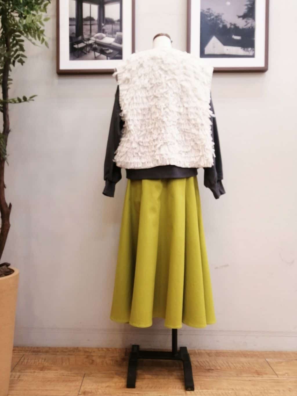 maiさんの「SHOO･LA･RUE｜◆洗えるサッと履けるニットスニーカー」を使ったコーディネート
