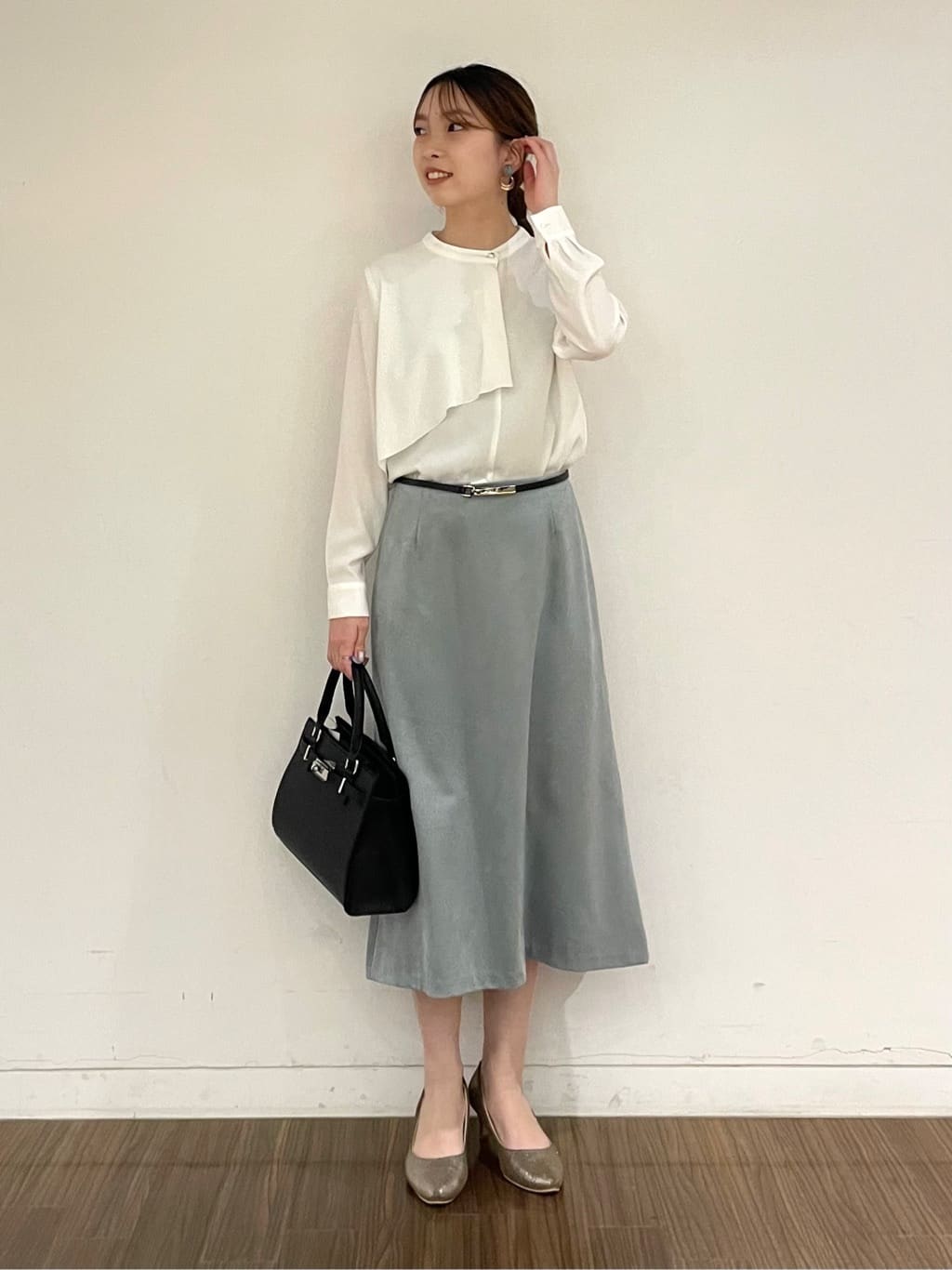 ねねさんの「INDIVI｜◆【洗える／UVケア】ヨークフリルブラウス」を使ったコーディネート