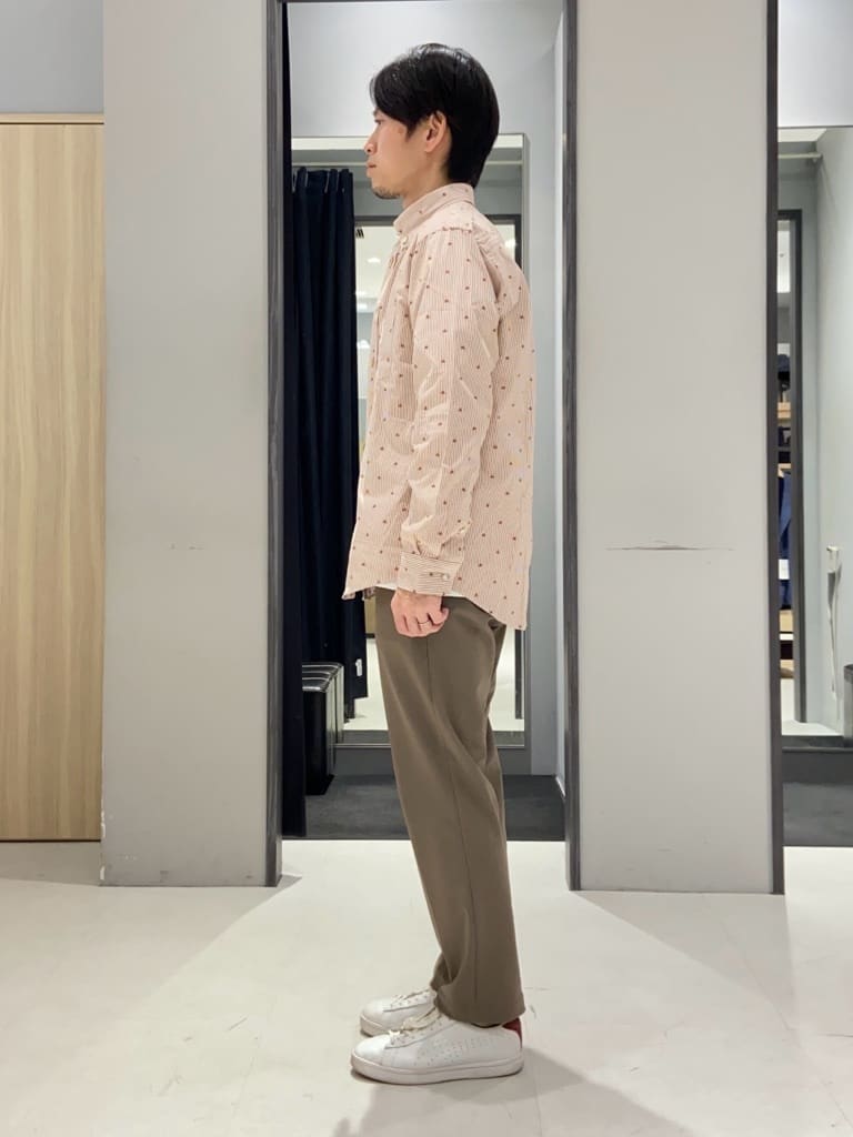 わいずみさんの「TAKEO KIKUCHI｜ハットモチーフ ジャカード ストライプ シャツ」を使ったコーディネート