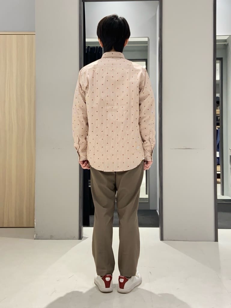 わいずみさんの「TAKEO KIKUCHI｜ハットモチーフ ジャカード ストライプ シャツ」を使ったコーディネート