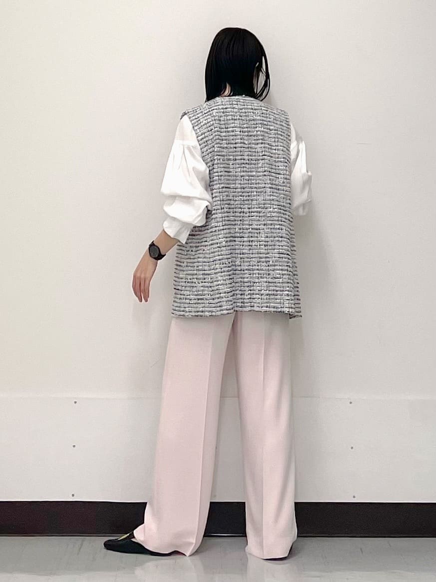 ikueさんの「INDIVI｜◆【2点セット／UVケア】ツイードジレ＆ボウタイブラウス カセット服」を使ったコーディネート