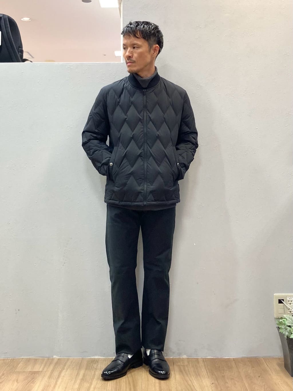 シュンさんの「TAKEO KIKUCHI｜【Made in JAPAN】播州織 ストレッチ パンツ」を使ったコーディネート