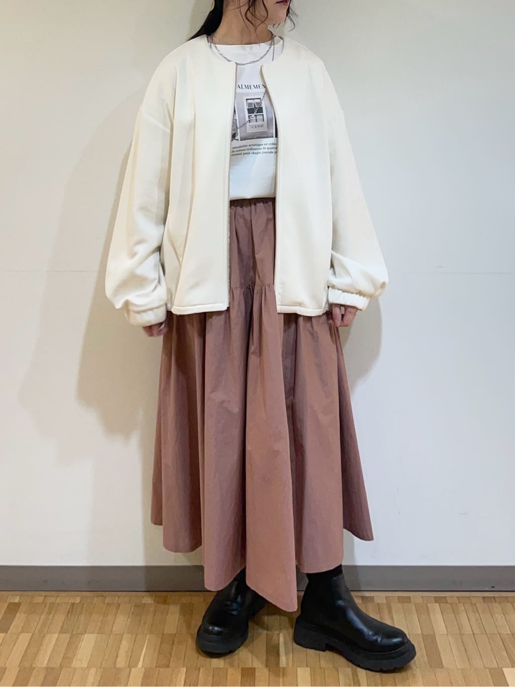 フナキさんの「UNTITLED｜◆【洗える/春の軽羽織り】ダンボール ノーカラーブルゾン」を使ったコーディネート