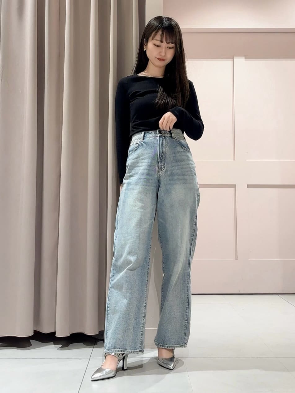 RINAさんの「ESPERANZA｜グロメットバックストラップパンプス」を使ったコーディネート