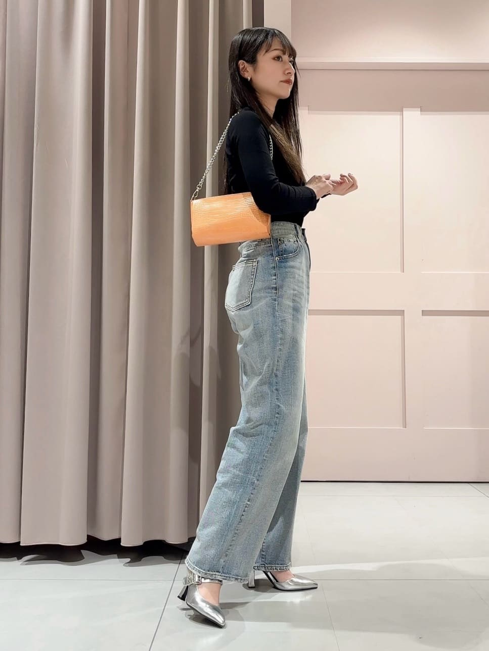 RINAさんの「ESPERANZA｜グロメットバックストラップパンプス」を使ったコーディネート
