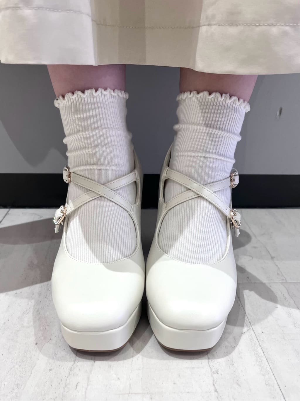 RISAさんの「ESPERANZA｜クロスダブルバックル厚底パンプス 結婚式二次会 パーティー 25SS」を使ったコーディネート