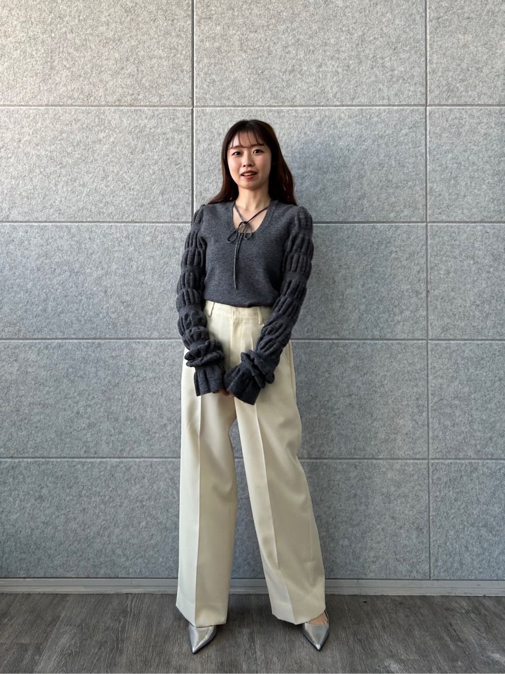 ishikawaさんの「CODE A｜gathered sleeves knit」を使ったコーディネート