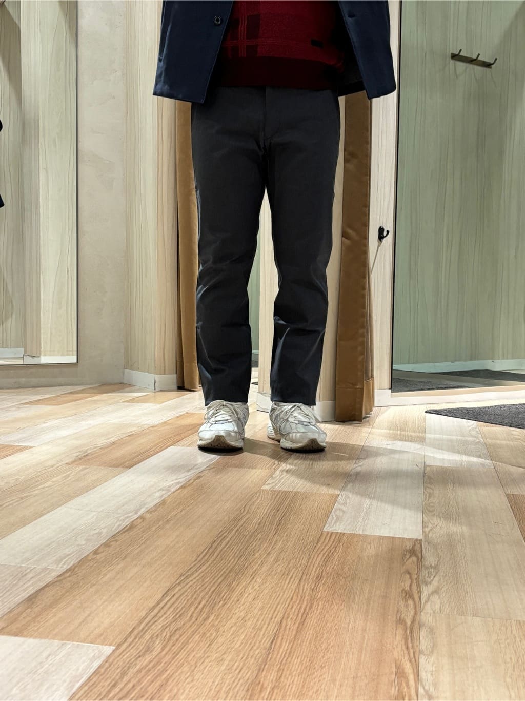 圭哉さんの「TAKEO KIKUCHI｜【DOWN FABRIC】ダウンファブリック スタンドカラーブルゾン」を使ったコーディネート