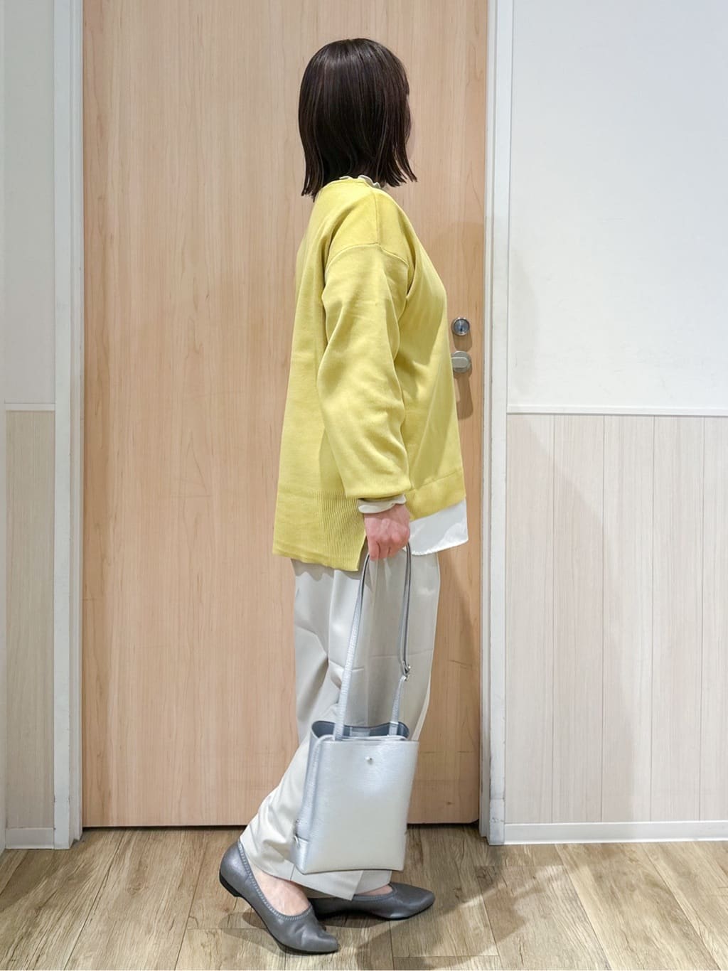 mimoさんの「SHOO･LA･RUE｜◆【洗える】一枚で簡単こなれ見え スポンディッシュ 裾レイヤード風ニット」を使ったコーディネート