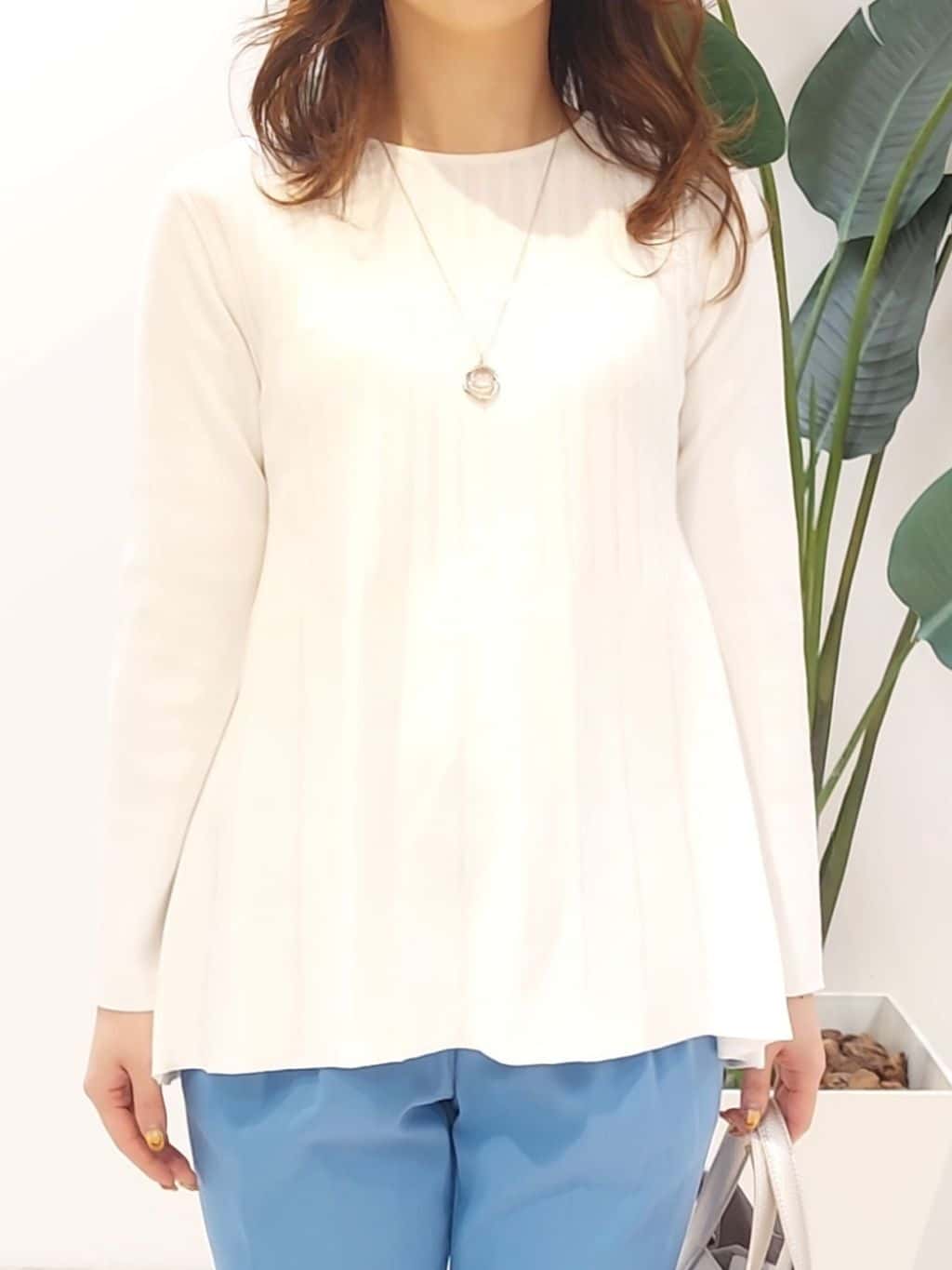 YuKaRiさんの「UNTITLED｜トリプルワントップペンダント」を使ったコーディネート