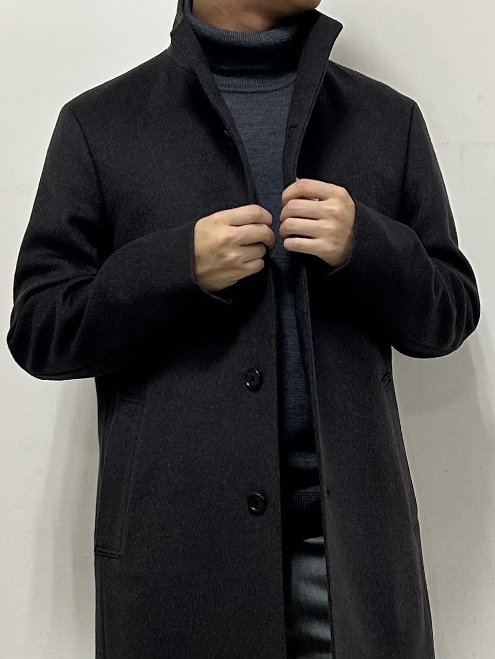 Hiroさんの「TAKEO KIKUCHI｜【ウールカシミヤブレンド】ビーバー調 スタンドカラー コート」を使ったコーディネート