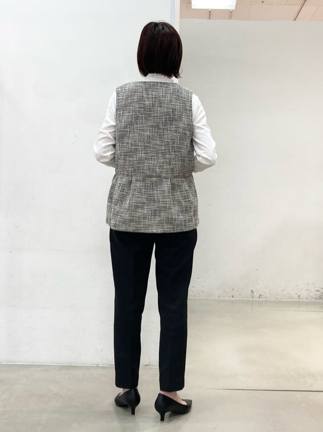 fujiさんの「THE SHOP TK｜◆【ONOFF活躍/セレモニー】ツイードペプラムジレ/洗える」を使ったコーディネート