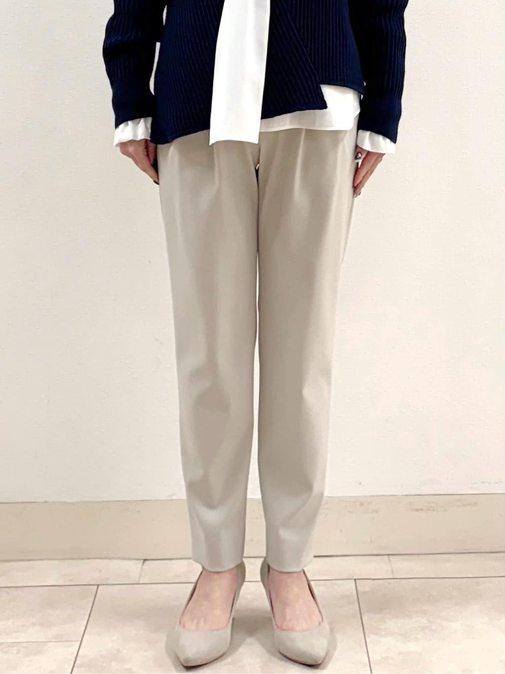 Wakaさんの「INDIVI｜◆【2点セット／UVケア】ツイードジレ＆ボウタイブラウス カセット服」を使ったコーディネート