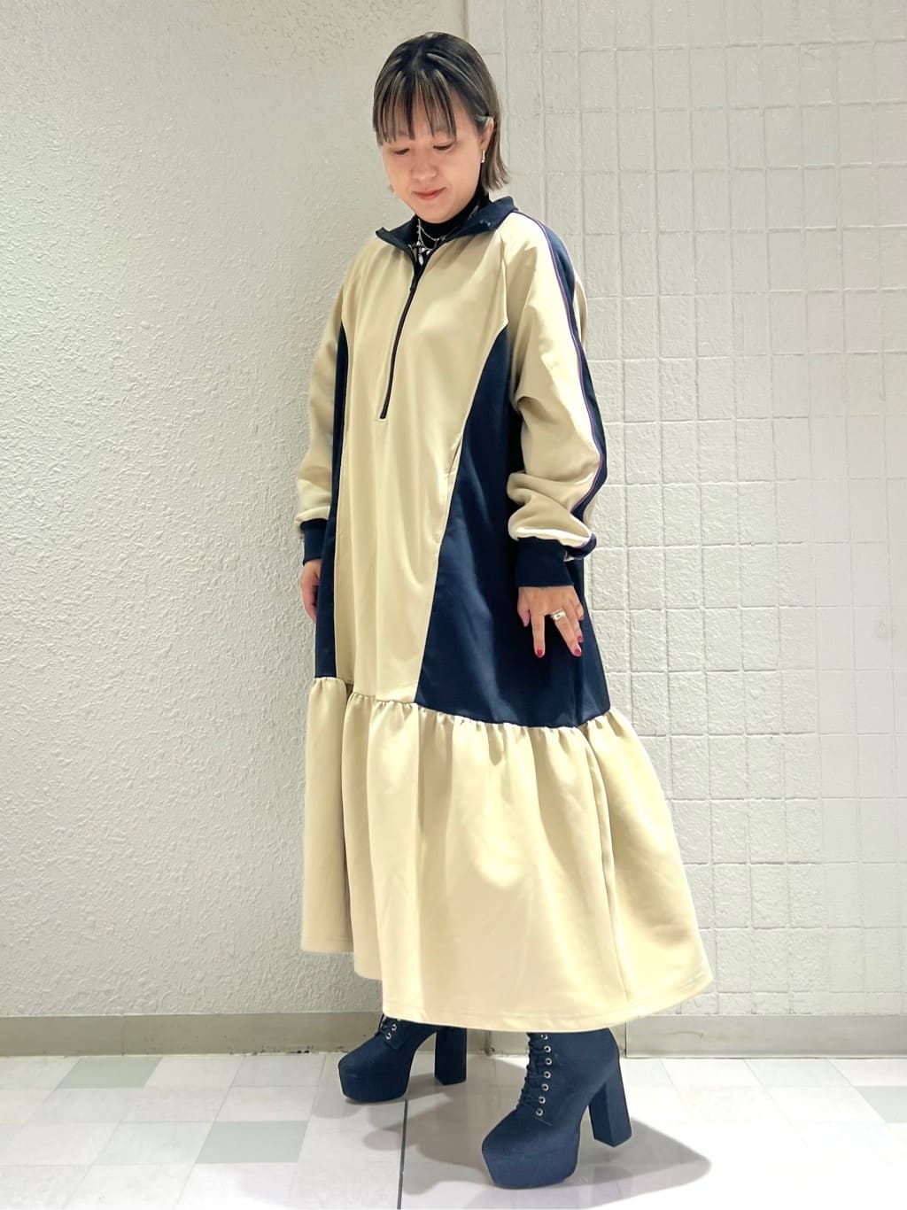 TAKAさんの「ESPERANZA｜【ラク盛り／ショートブーツ】リピーター続出／脚長美脚　厚底レースアップブーツ」を使ったコーディネート