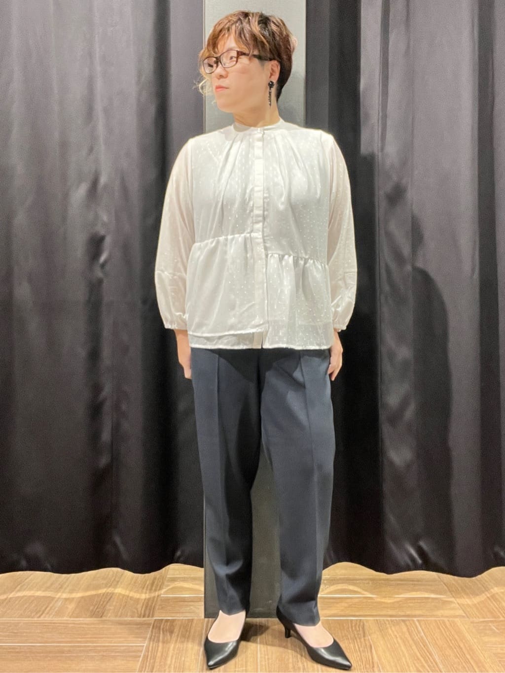 OKMKさんの「THE SHOP TK｜◆【セットアップ可／ONOFF活躍】カルゼショートジレ／洗える」を使ったコーディネート