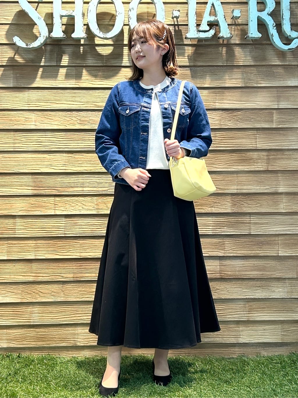 akariさんの「SHOO･LA･RUE｜◆【S-LL】大人のための ノーカラーデニムジャケット」を使ったコーディネート