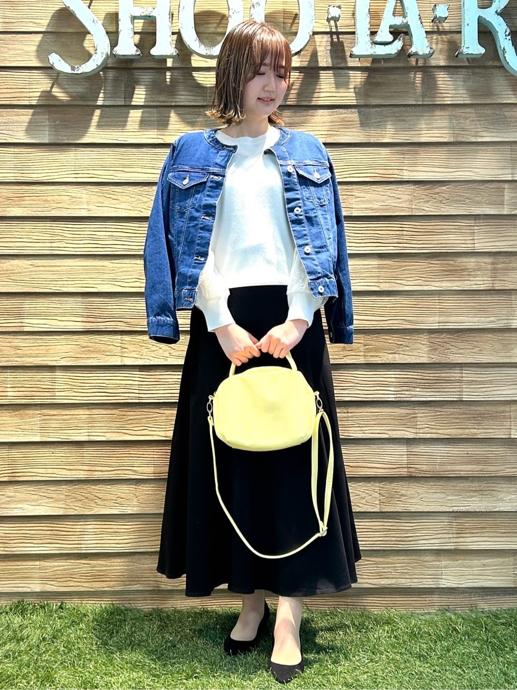 akariさんの「SHOO･LA･RUE｜◆【S-LL】大人のための ノーカラーデニムジャケット」を使ったコーディネート