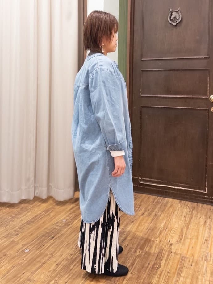 みかりん さんの「SHOO･LA･RUE｜◆【洗える/体型カバー】デニム シャツワンピース」を使ったコーディネート