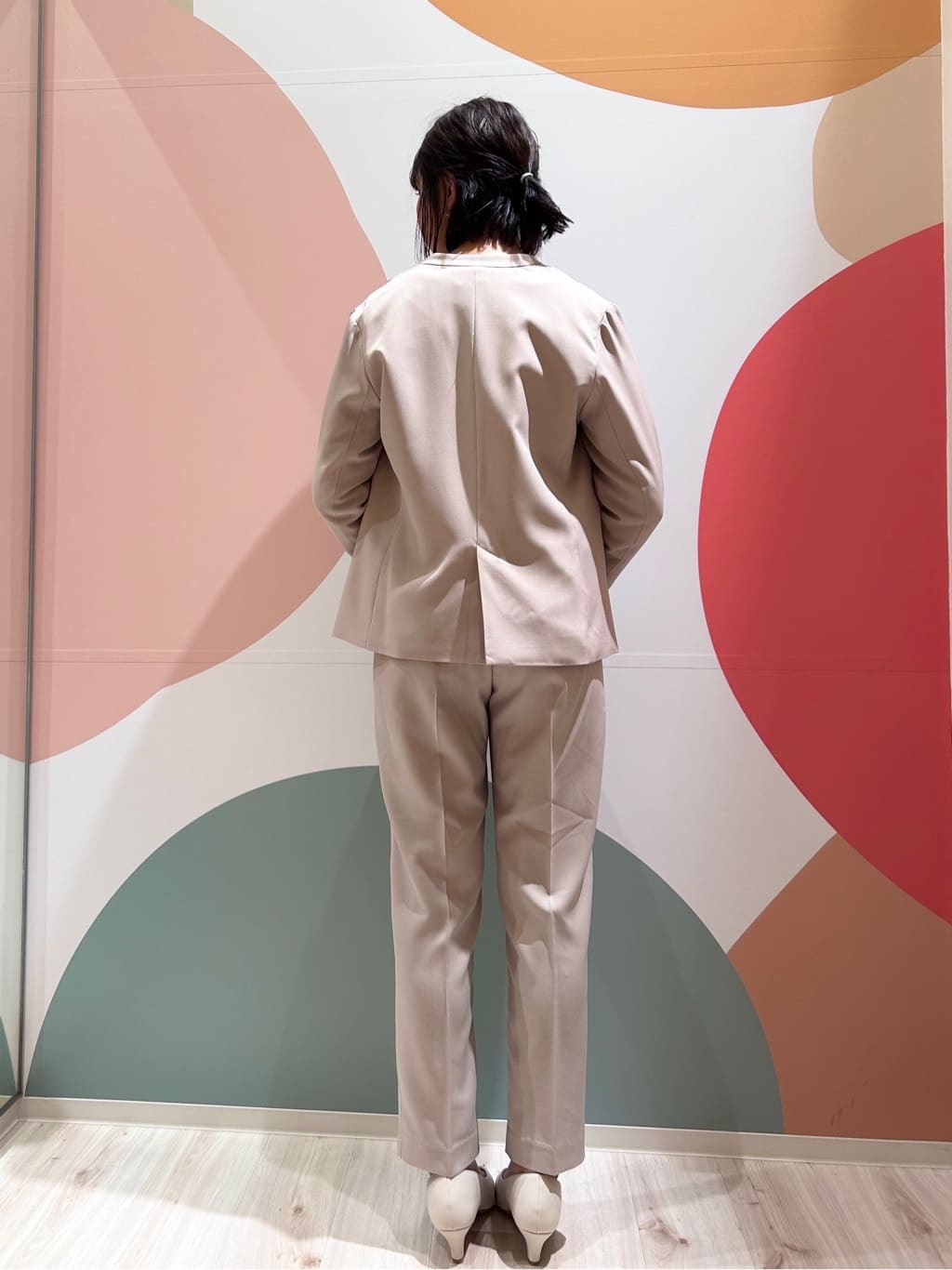 末っ子さんの「SHOO･LA･RUE｜◆【通勤/セレモニー】さらり軽やか インせず決まる 裾タックブラウス」を使ったコーディネート
