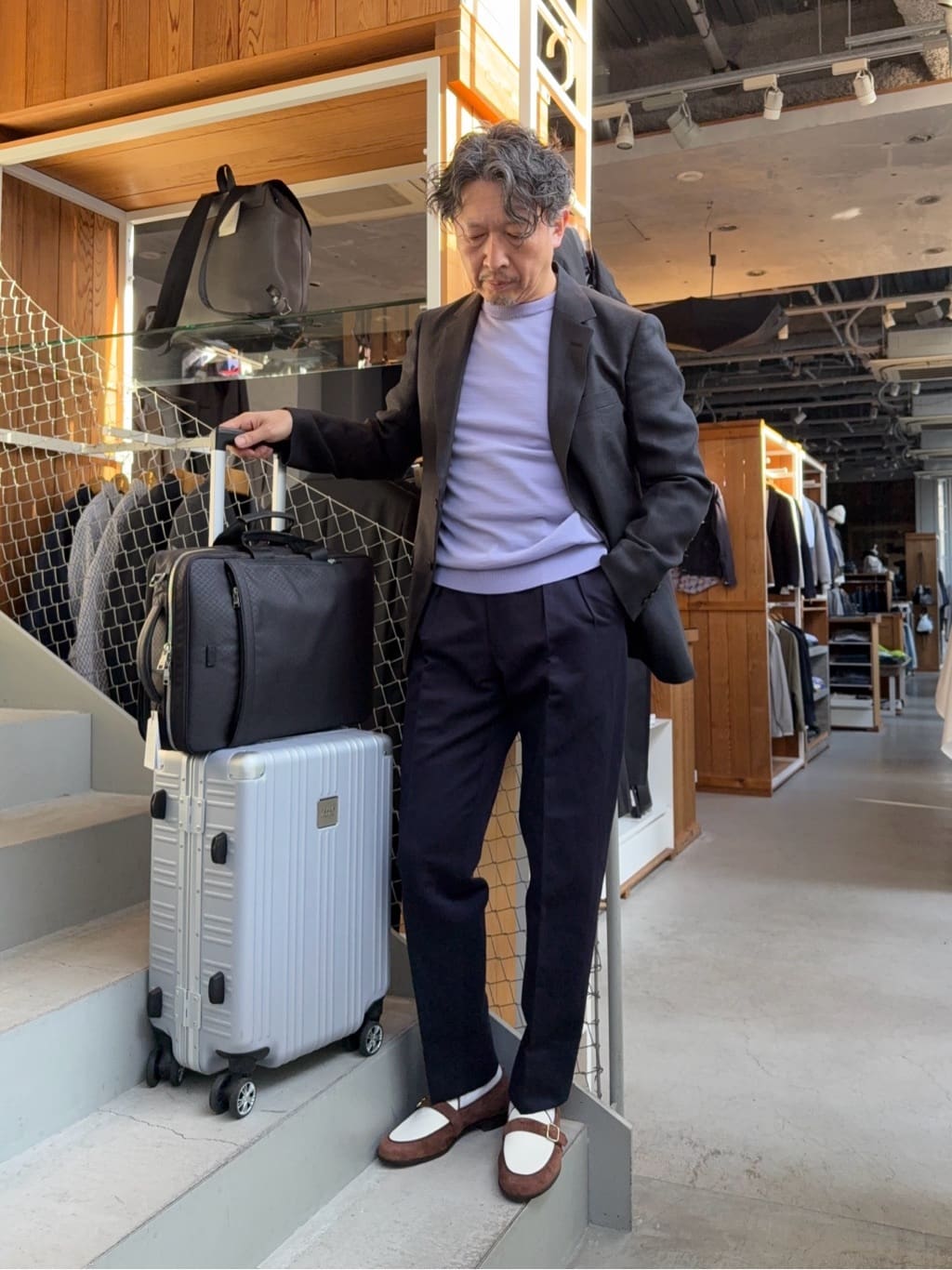 デザイナーTAKEman さんの「TAKEO KIKUCHI｜【DARJEELING】スーツケース Sサイズ」を使ったコーディネート