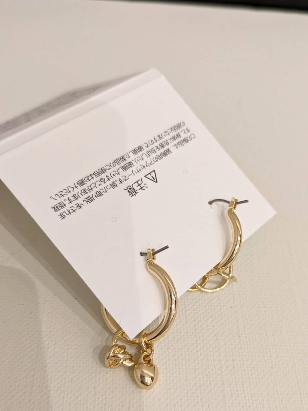 ながみねさんの「THE SHOP TK｜◆2WAYループパール調ピアス」を使ったコーディネート
