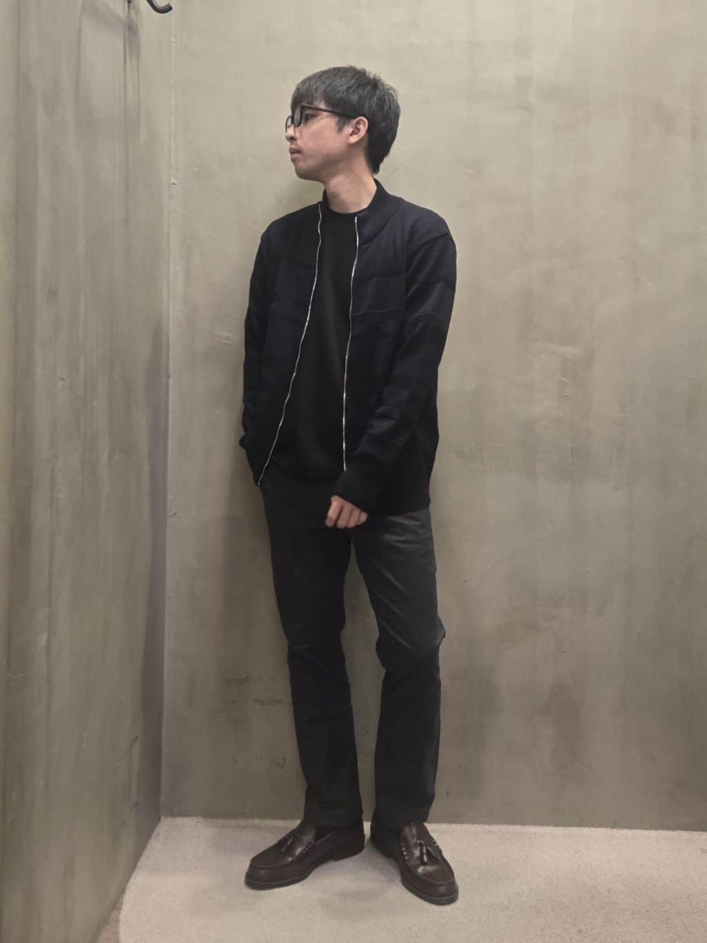 白木駆さんの「TAKEO KIKUCHI｜【Made in JAPAN】播州織 ヘリンボン ストレート パンツ」を使ったコーディネート