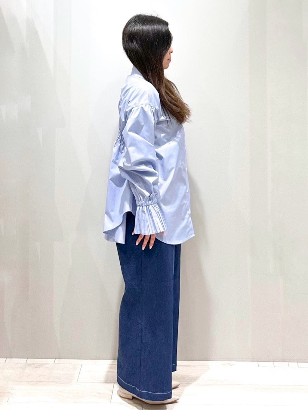 Iguさんの「THE SHOP TK｜◆【ONOFF活躍/セレモニー/通勤】袖プリーツバックシャーリングシャツ/洗える」を使ったコーディネート