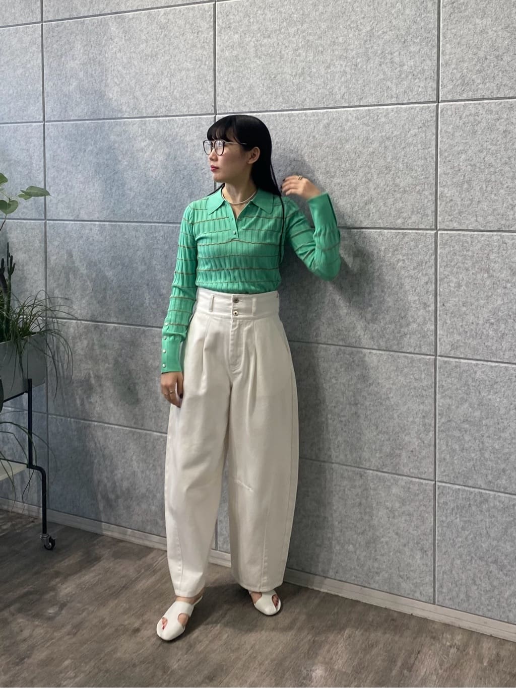 rinaさんの「INDIVI｜ハイウエストカーブデニム」を使ったコーディネート