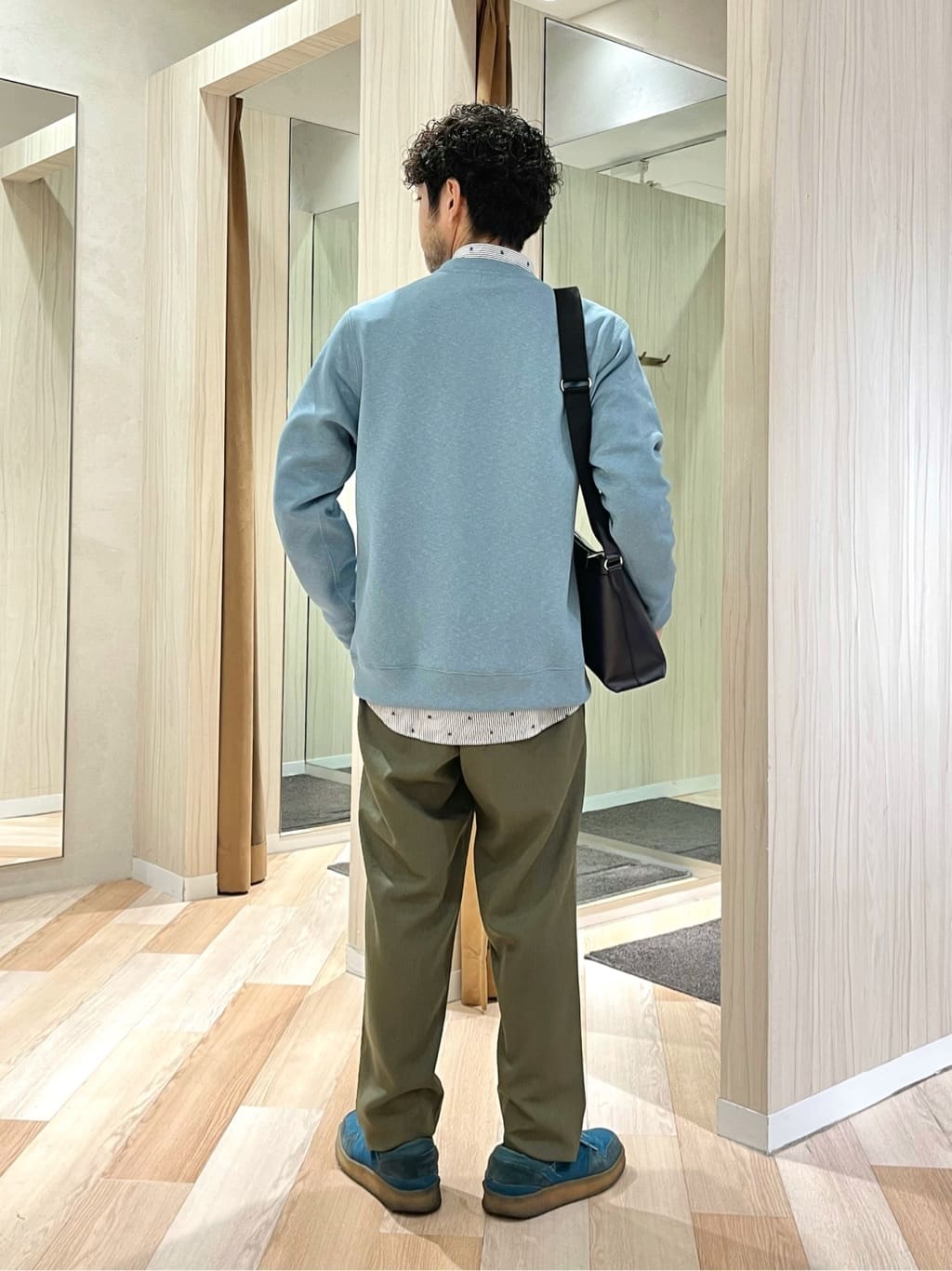 URAさんの「TAKEO KIKUCHI｜ハットモチーフ ジャカード ストライプ シャツ」を使ったコーディネート
