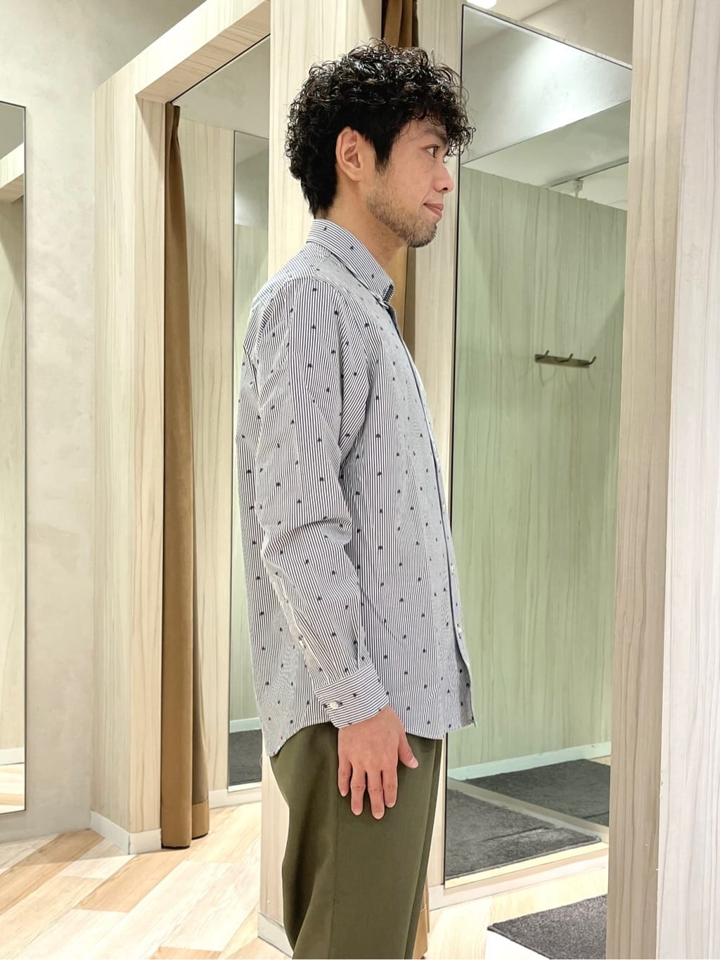 URAさんの「TAKEO KIKUCHI｜ハットモチーフ ジャカード ストライプ シャツ」を使ったコーディネート