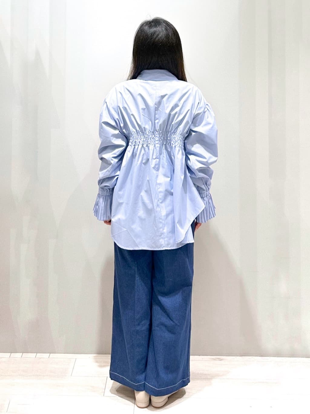 Iguさんの「THE SHOP TK｜◆【ONOFF活躍/セレモニー/通勤】袖プリーツバックシャーリングシャツ/洗える」を使ったコーディネート
