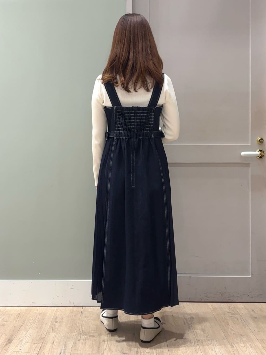 しばみさんの「grove｜デニムサイドプリーツジャンドレ」を使ったコーディネート