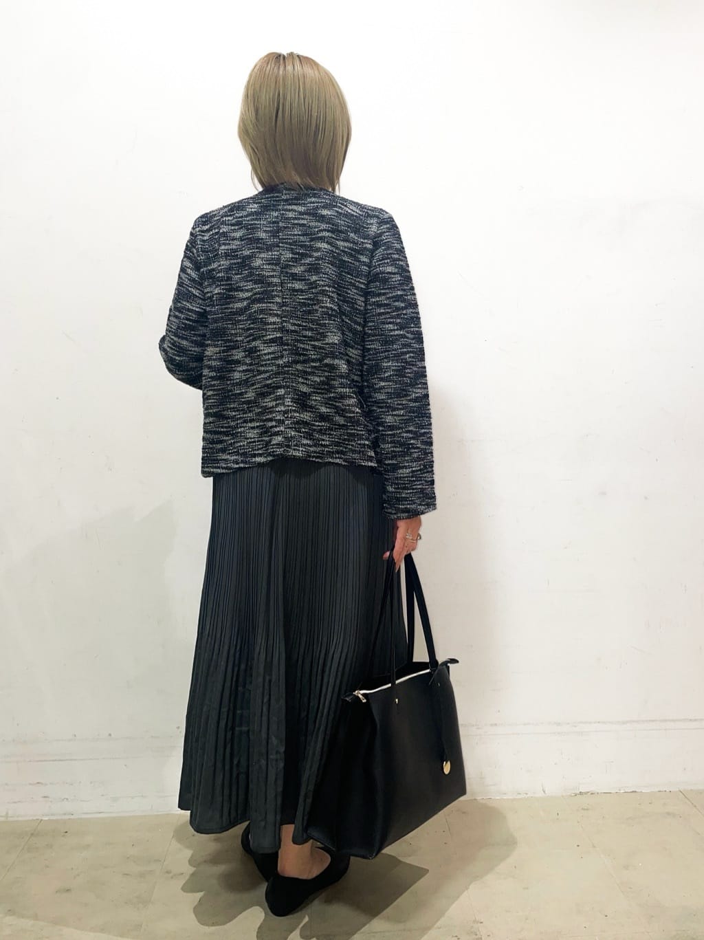 Ricoさんの「SHOO･LA･RUE｜◆【セレモニーにも】ひらりと揺れる上品シルエット サテンプリーツスカート」を使ったコーディネート